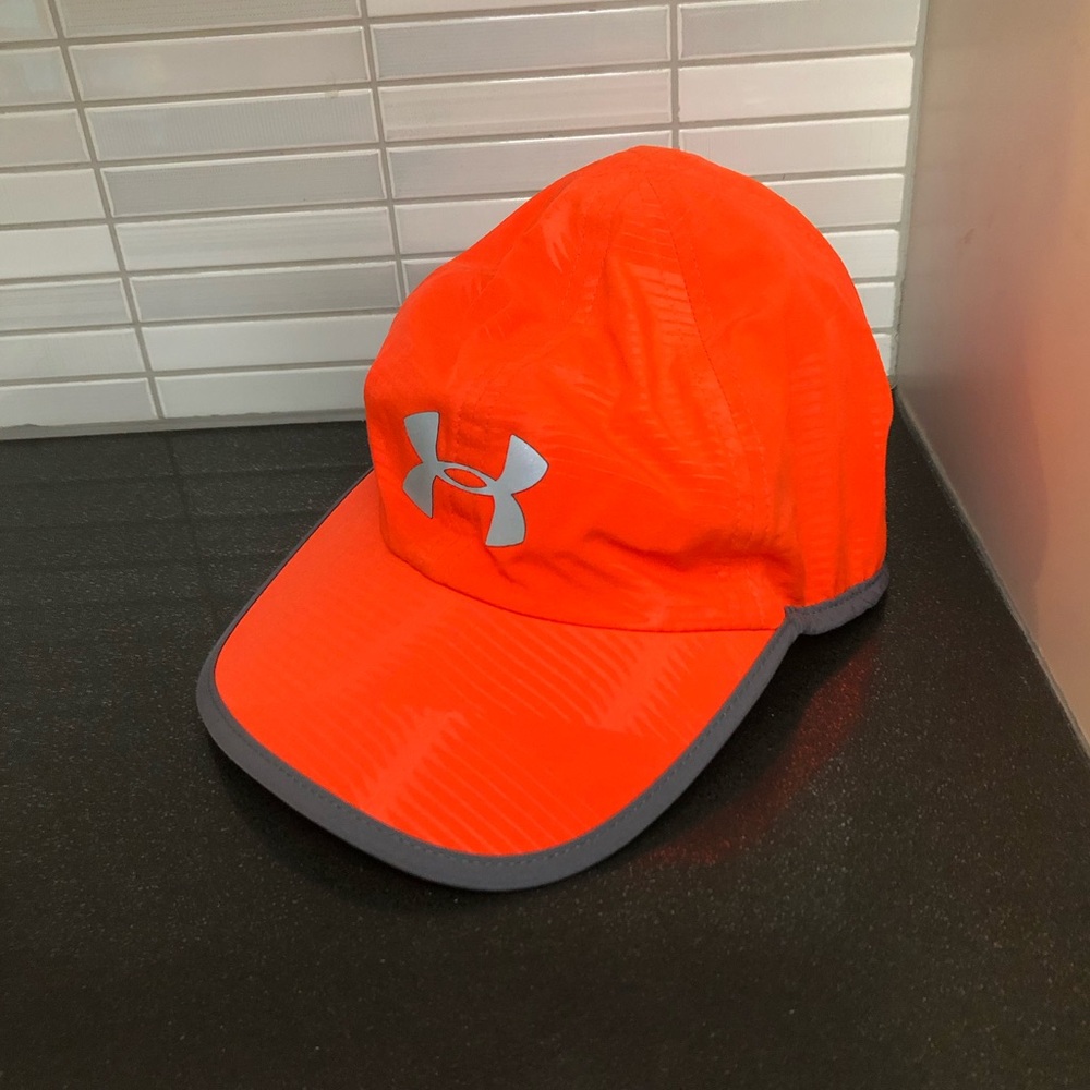 Under Armour women’s lightweight adjustable running hat